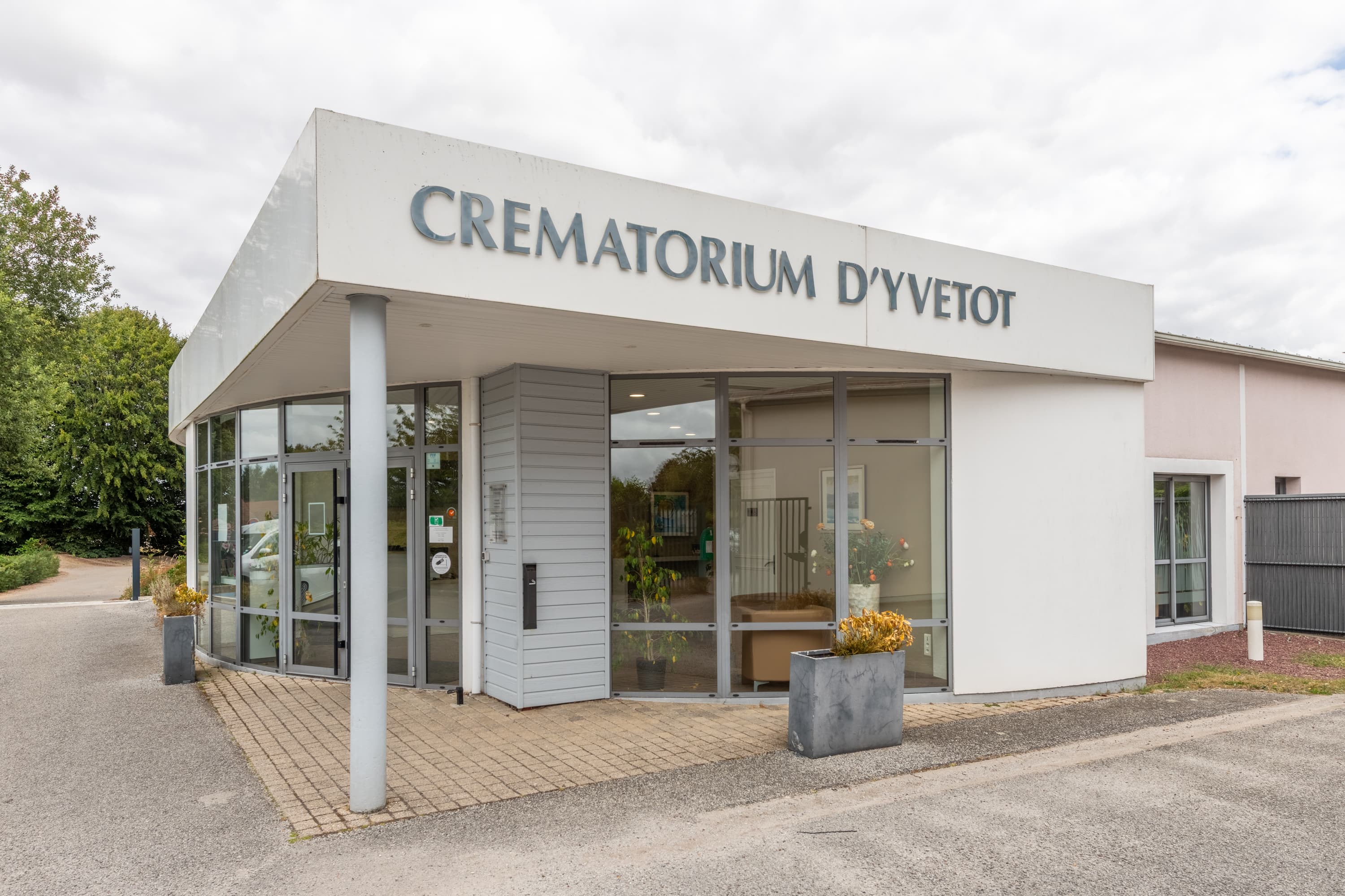 Façade du crématorium de Yvetot